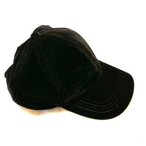 NWOT Express velvet hat